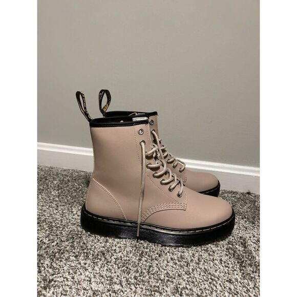 Dr martens Zavala taupe lace up boots size 8 - Picture 1 of 4